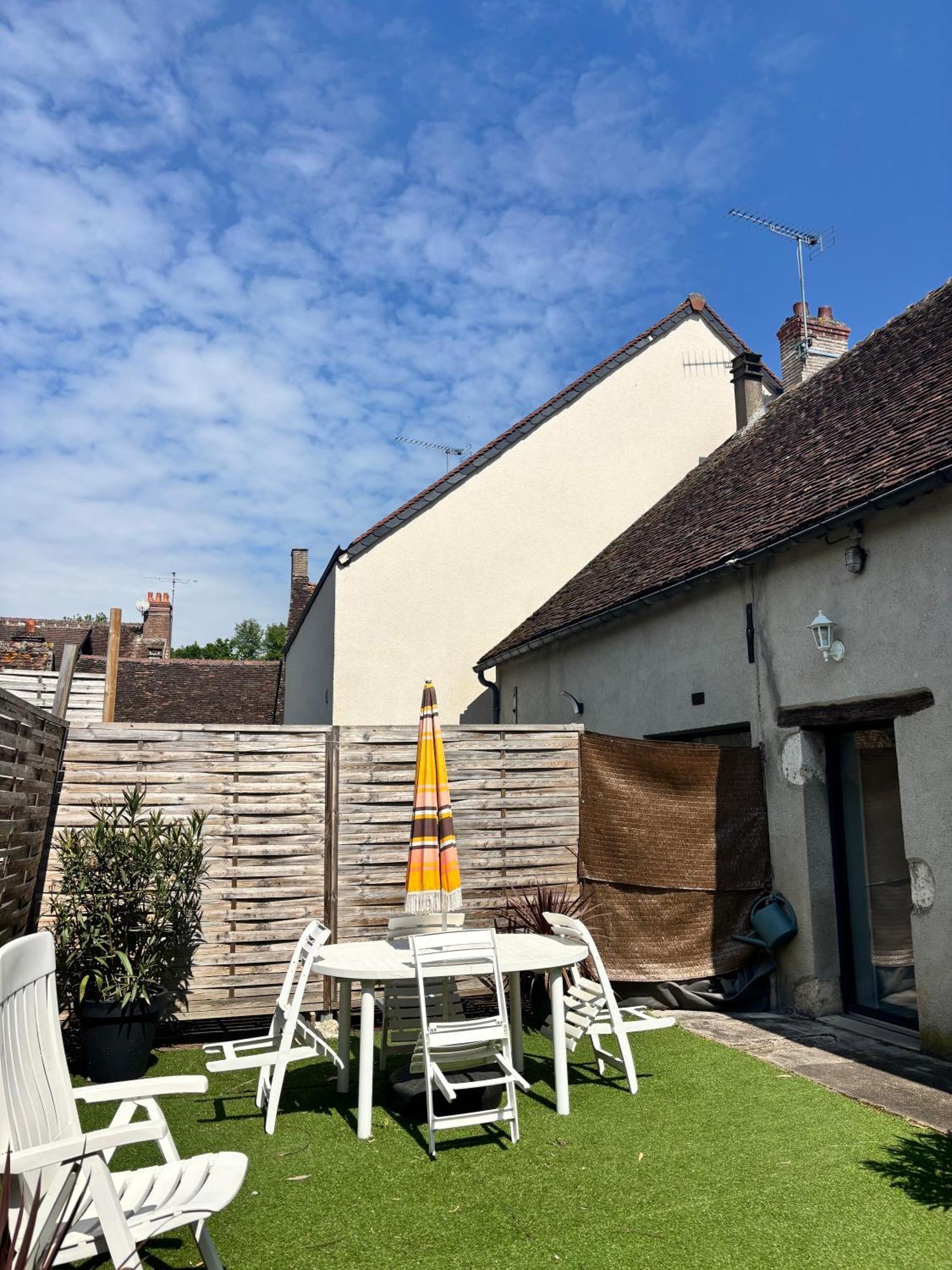 Au Champ Fleuri Apartment Bracieux Exterior photo
